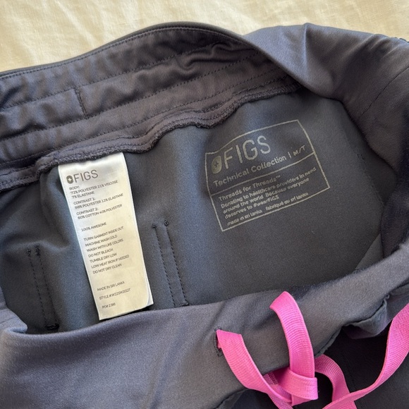 FIGS gray blue scrub set - Picture 6 of 6